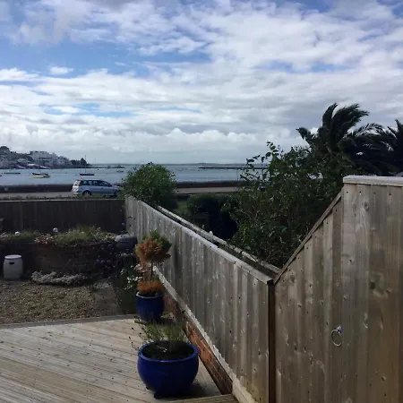 Cozy Coastguard Cottage With Sea Views East Cowes Esterno foto