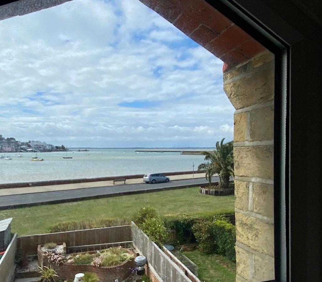 Cozy Coastguard With Sea Views Holiday home *